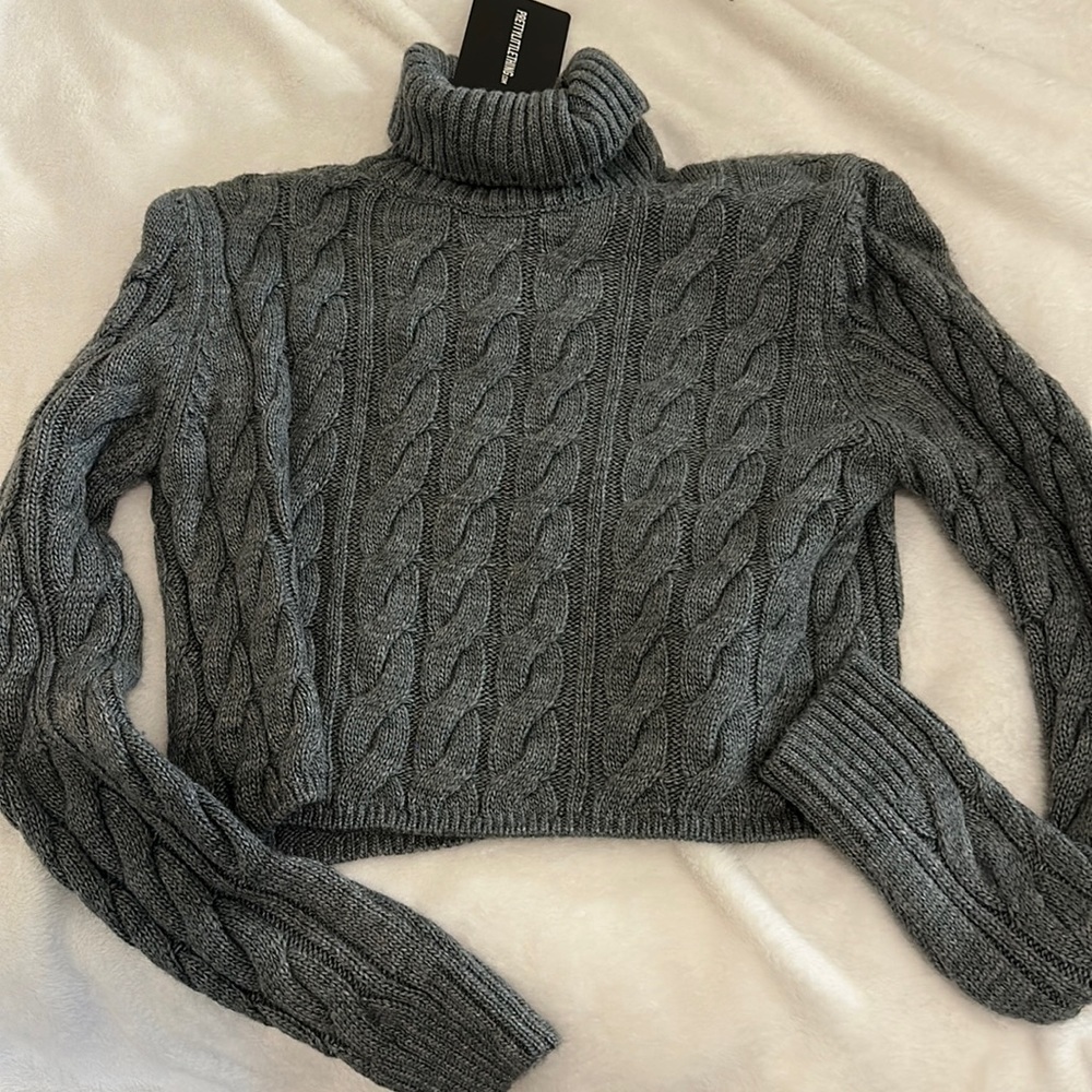 BRAND NEW PLT never worn grey turtle neck 🤍